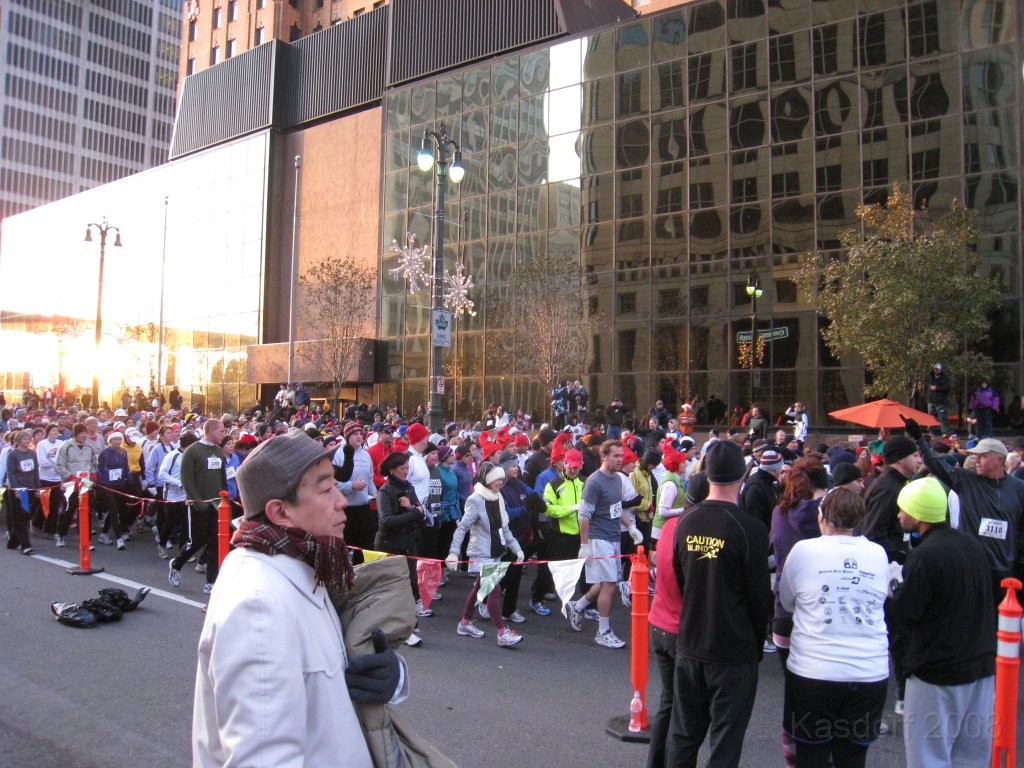 Detroit Turkey Trot 2008 10K 0190.jpg - The Detroit Turkey Trot 10K 2008, the 26th. running. Downtown Detroit Michigan. A balmy 22 degrees that morning. Race time of 58:24 for the 6.23 miles.